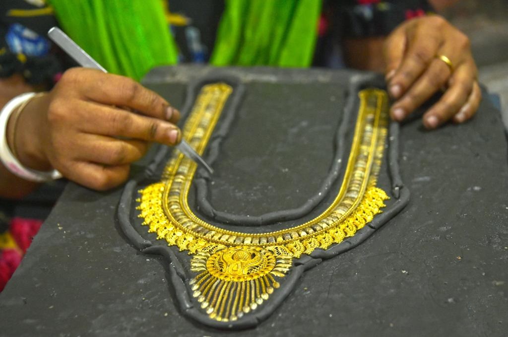 Handmade Jewelry in Bangladesh